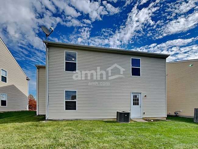 Building Photo - 1245 Cloverview St