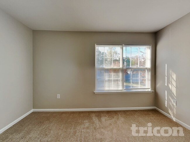 Building Photo - 4846 Autumn Oak Dr