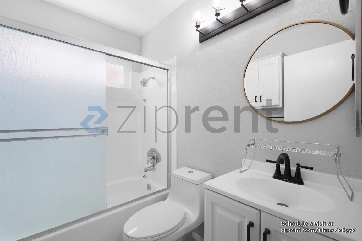 Building Photo - 5324 Vichy Cir