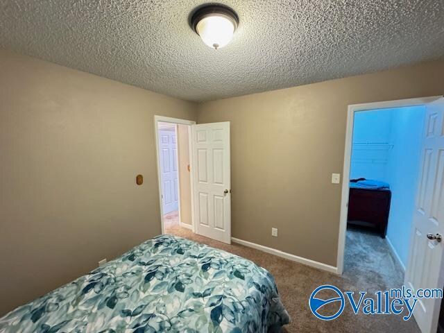 Building Photo - 109 SW Brushcreek Dr