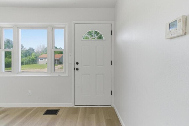 Building Photo - 4466 Gatewood Pl