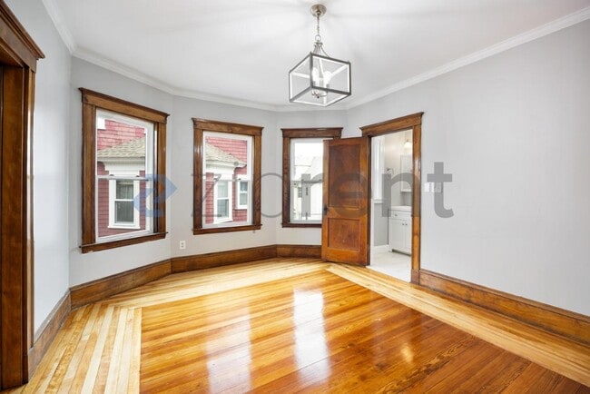 Building Photo - 16 Penhallow St