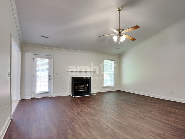 Building Photo - 550 Orchard Ridge Ln
