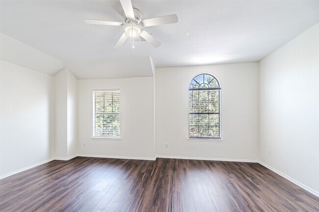 Building Photo - 18111 Hillock Glen Ln