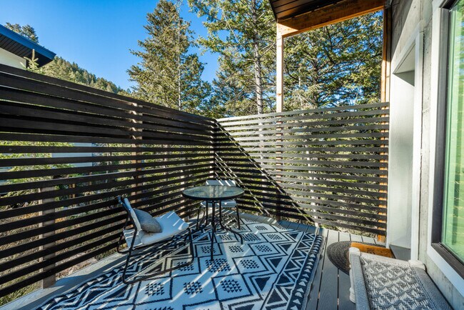 Building Photo - 255 Matterhorn Dr