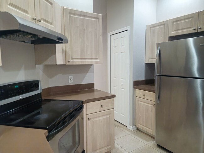 Building Photo - 3 bedroom 2 bath in Lehigh Acres