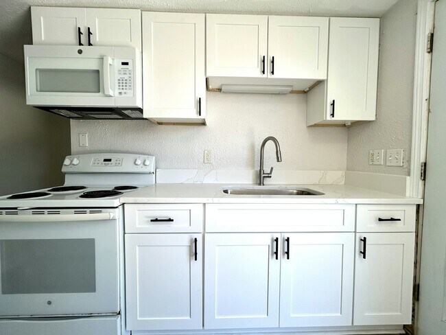 Building Photo - 8220 Krag Dr