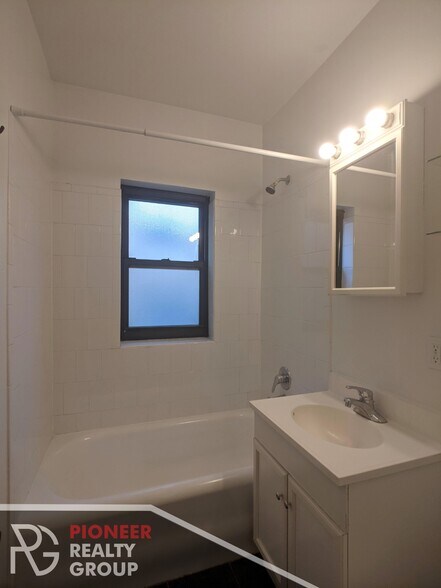 Building Photo - 535 W Arlington Pl