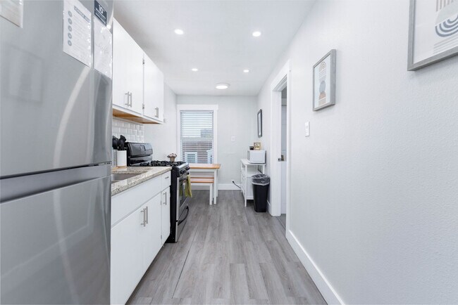 Building Photo - 1124 Morgan Ave