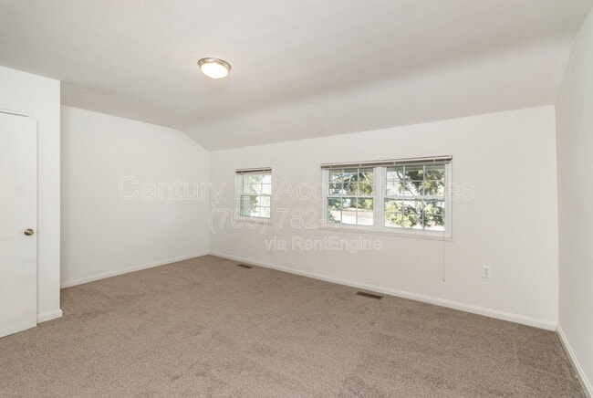 Building Photo - 3822 Keller Ave