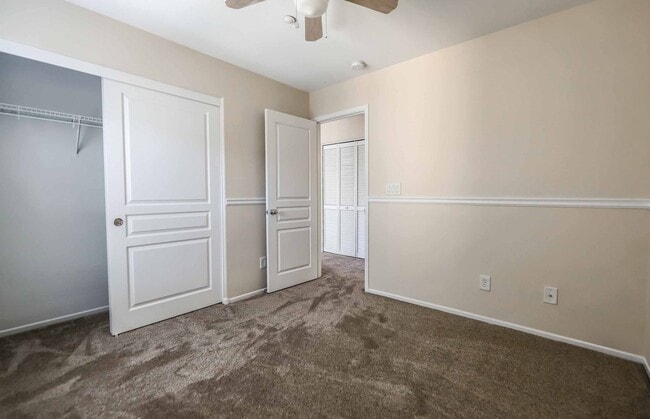 Building Photo - 3 BEDROOM HOME IN HENDERSON!