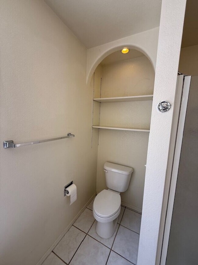 Building Photo - Occupied Do Not Disturb Tenant 3 Bedroom Plus Den & 2 Bath home Contact Property Pros Property Ma...