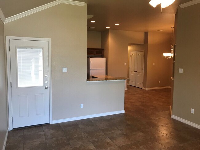 Building Photo - 2 Bedroom | 2 Bath  Located off Clear Creek Road in Killeen.