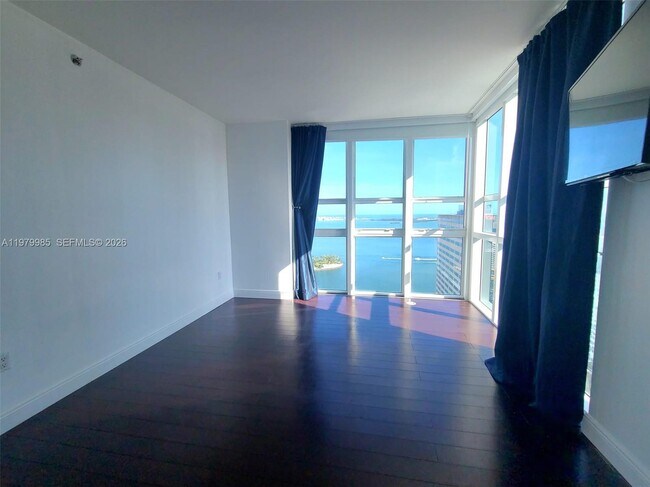 Building Photo - 951 Brickell Ave