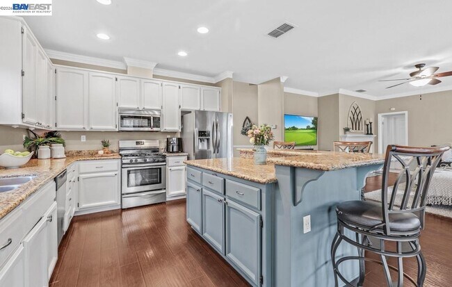 Building Photo - 828 Hollowbrook Dr