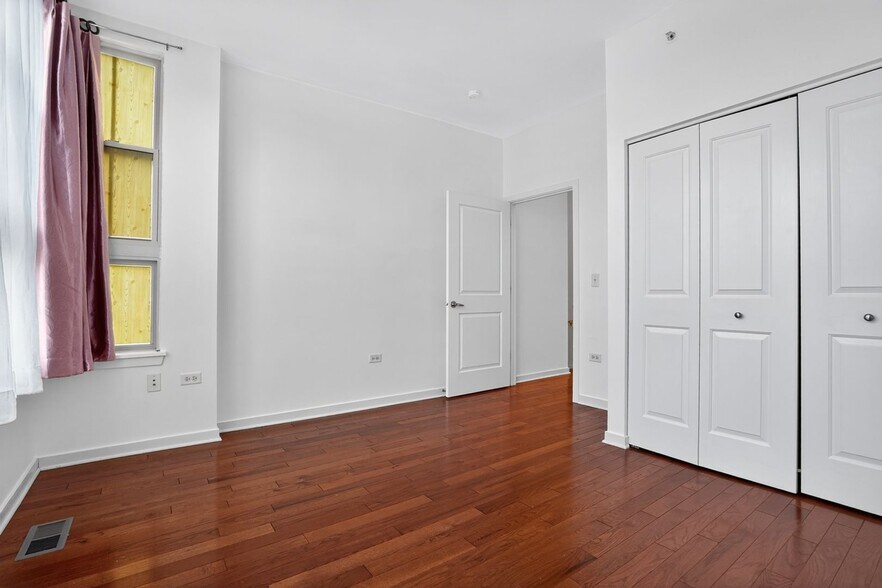 Building Photo - 57 E 23rd St