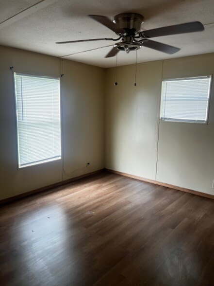 Building Photo - 3276 Mt Tabor Rd