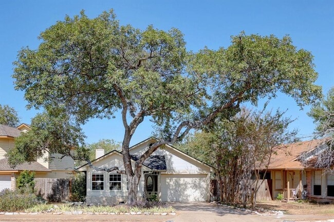 Building Photo - 16710 Whitebrush Loop