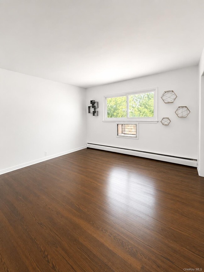 Building Photo - 633 Wellwood Ave