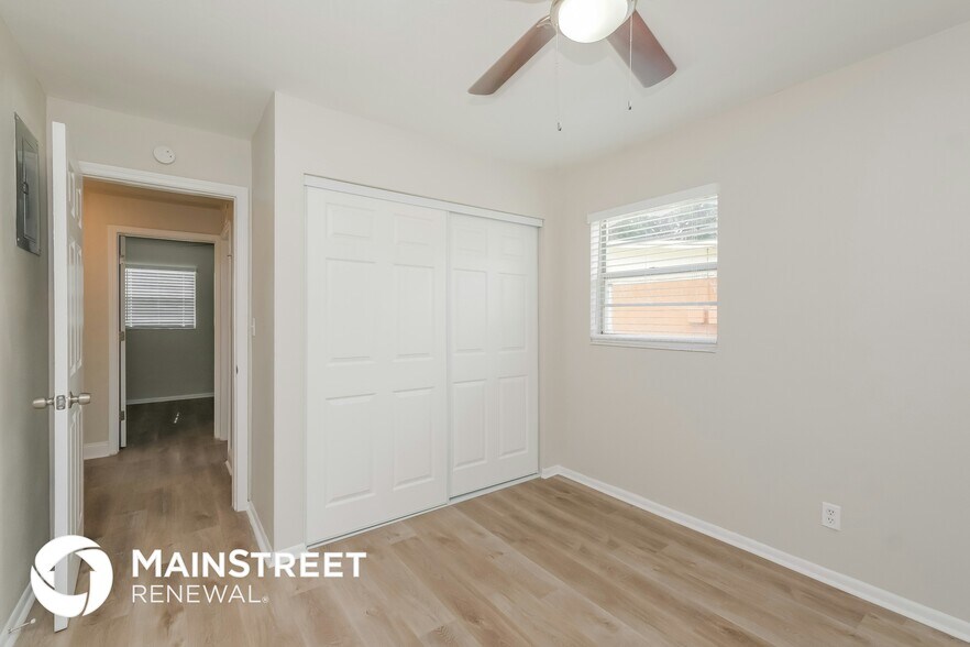 Building Photo - 5205 S 84th St