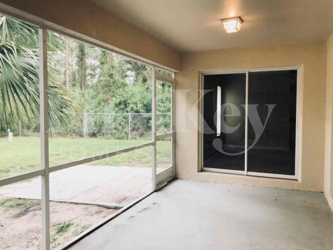 Building Photo - 2476 Parrot St