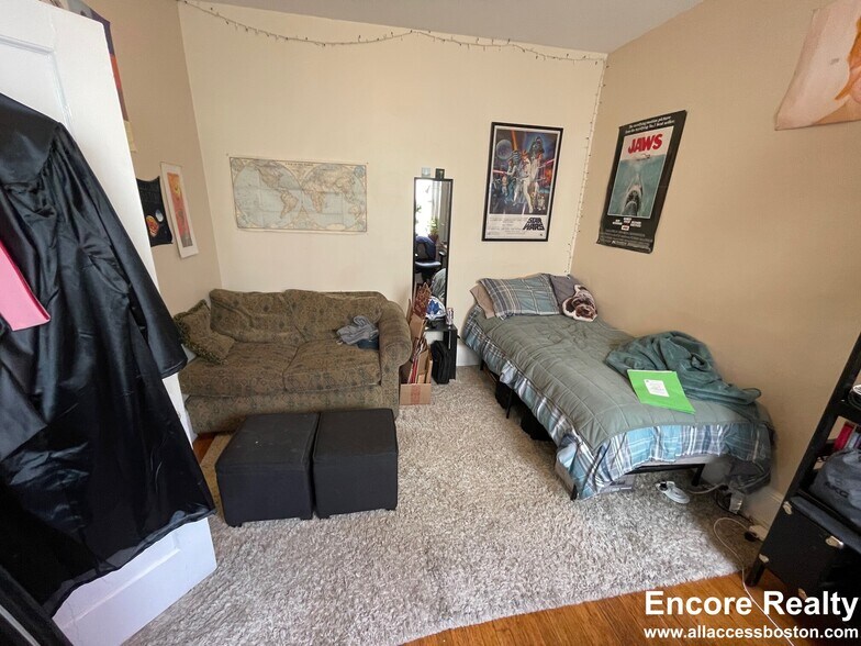 Building Photo - 38 Hemenway St