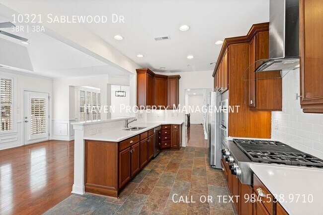 Building Photo - 10321 Sablewood Dr