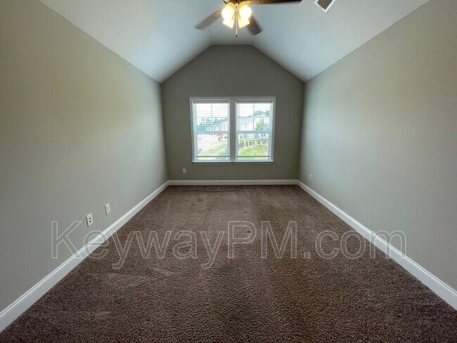 Building Photo - 4500 Chestnut Trl