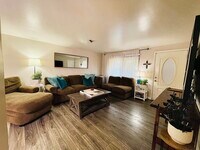 Building Photo - 3813 E Gelding Dr