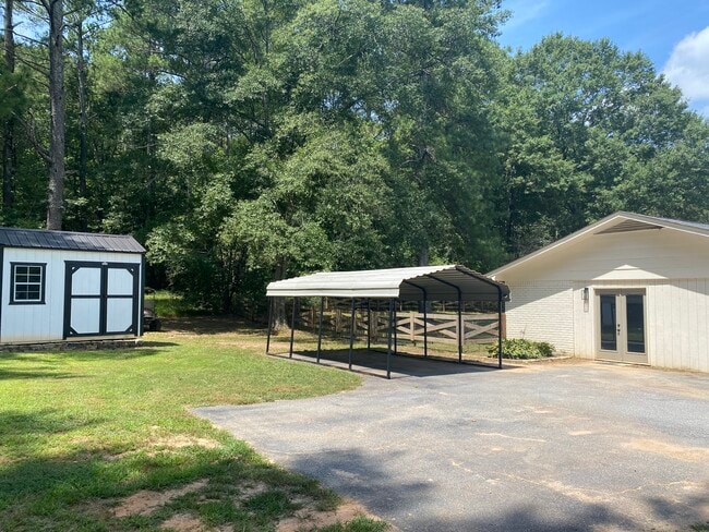 Building Photo - 3174 Double Springs Rd