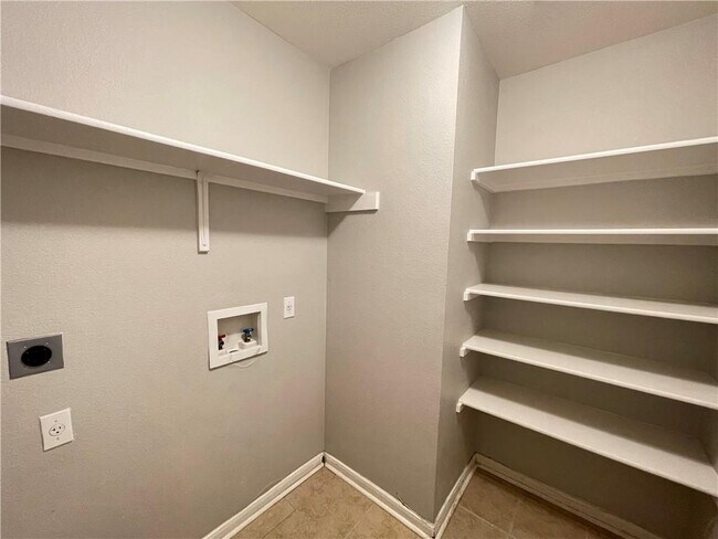 Building Photo - 110 Cotton Creek Way