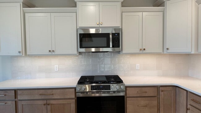 Building Photo - 5313 Makana Ln