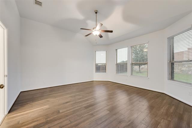 Building Photo - 2418 Hillview Dr