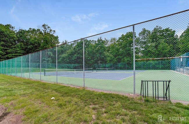 Building Photo - 28 Kensington Dr