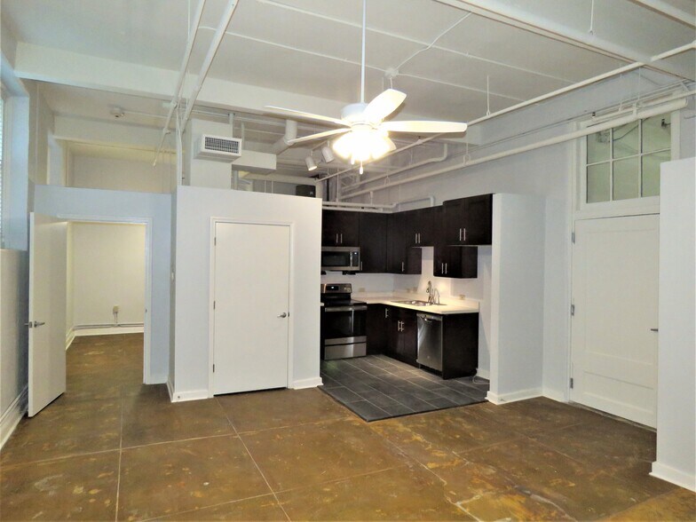 Building Photo - 1401 Scott St