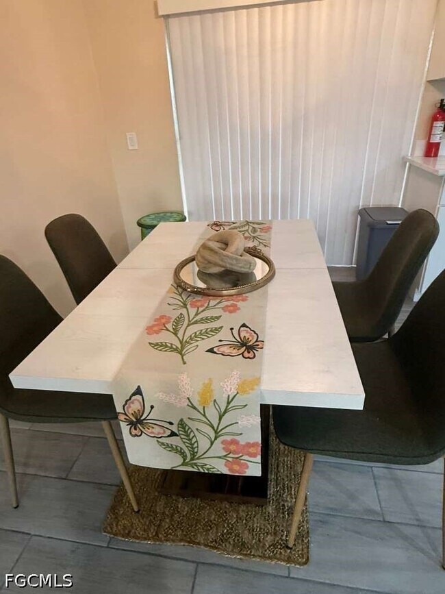 Building Photo - 930 SW 34th St