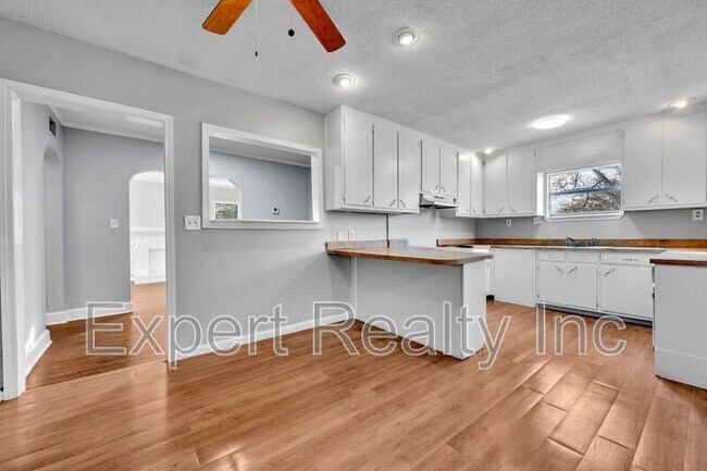 Building Photo - 616 Rutledge Dr