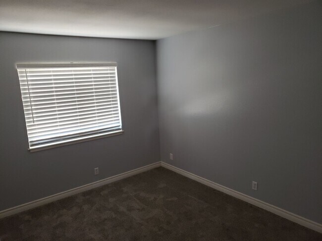 Building Photo - Single Family Residence Located on The Mesa