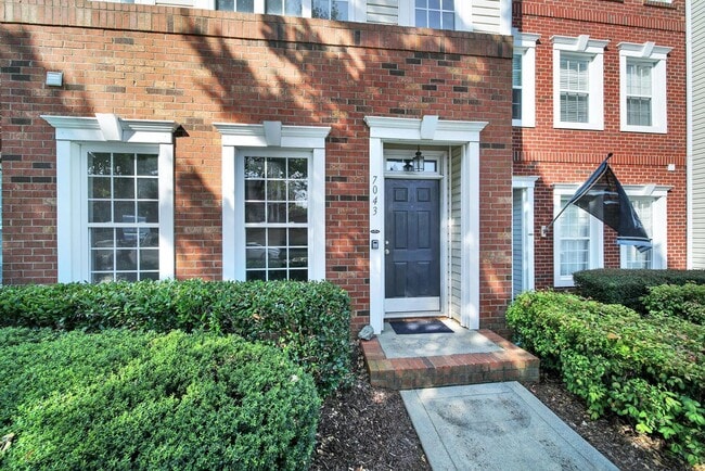 Building Photo - Lovely 3 Bed 2.5 Bath Townhome in Mint Hill!