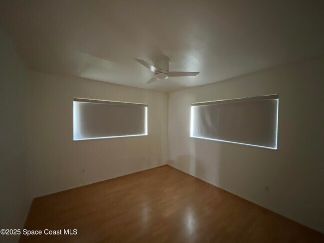 Building Photo - 2245 Sunset Ave