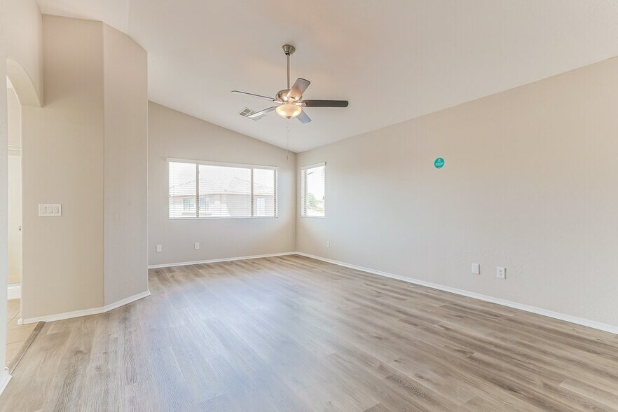 Building Photo - 35350 N Bandolier Dr