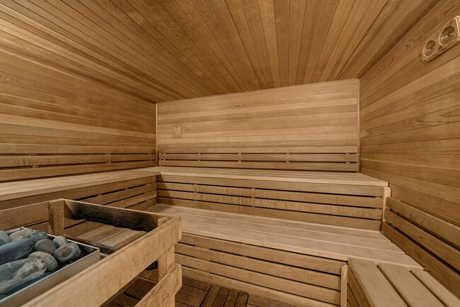 Building Photo - 899 Pine St