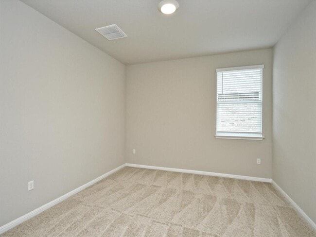 Building Photo - 413 Rainmaker Ln