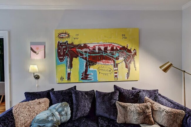 Building Photo - 518 Lamar Ave