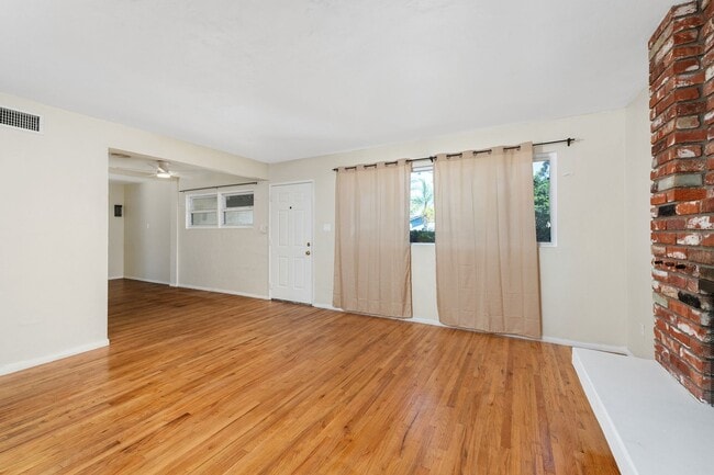 Building Photo - 1231 Evilo St