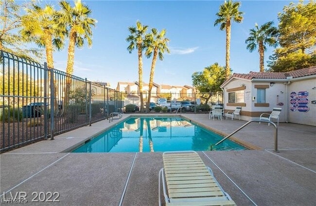 Building Photo - 3305 Cheyenne Gardens Way