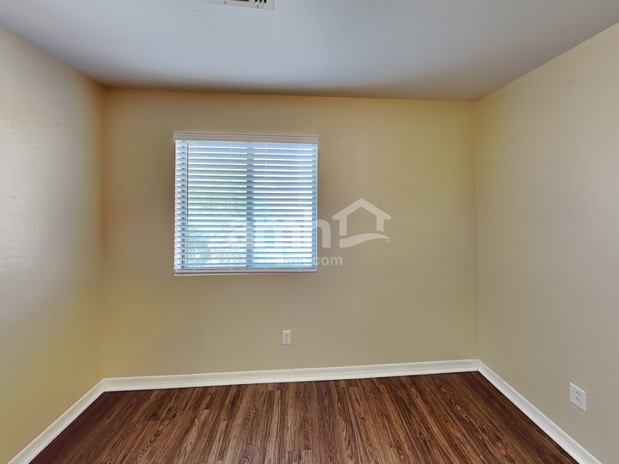 Building Photo - 11229 W Mariposa Dr