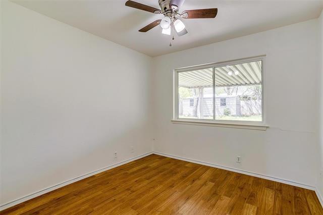 Building Photo - 237 NE Murphy Rd