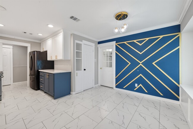 Building Photo - 19451 Spanish Needle Dr