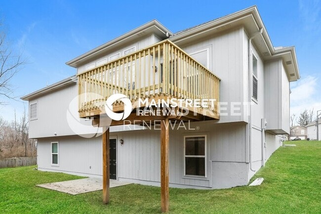 Building Photo - 5 Bedroom Pet-Friendly Home in Kansas City...
